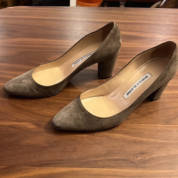 Manolo Blahnik BB 90 suede pumps Manolo Blahnik Manolo Blahnik Brown Suede Pumps